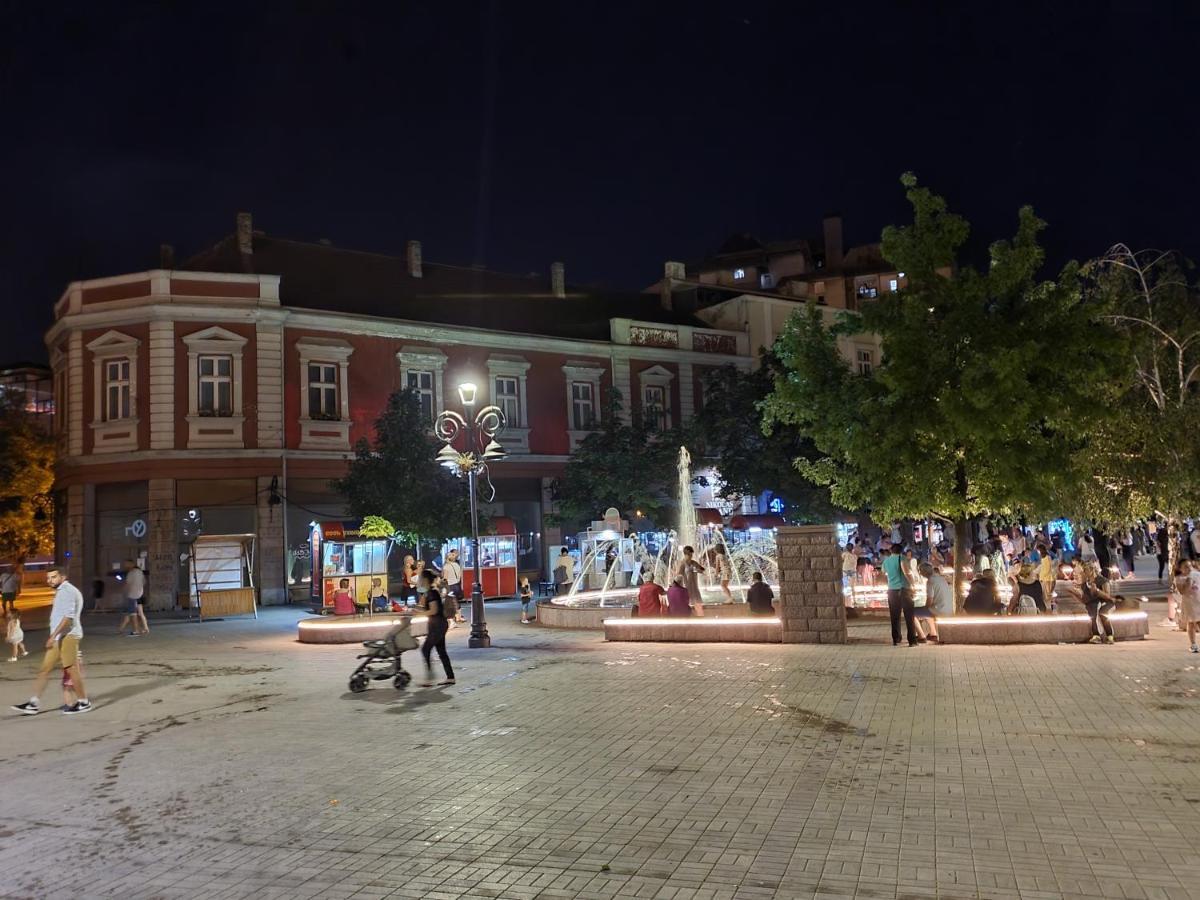 Prenociste Nikolas Grand Semendria Exterior foto