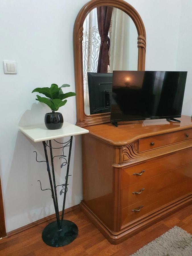 Prenociste Nikolas Grand Semendria Exterior foto