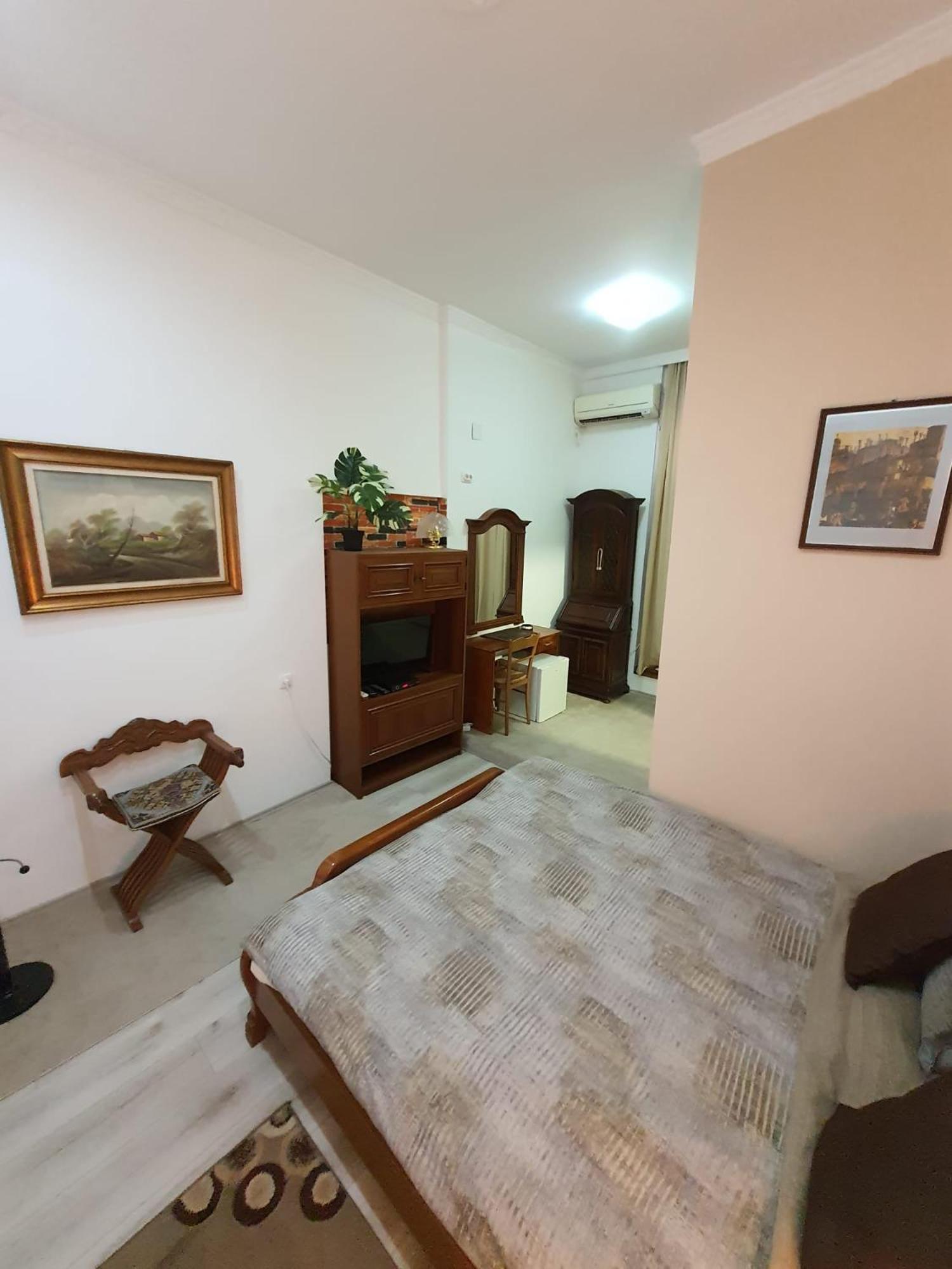 Prenociste Nikolas Grand Semendria Cameră foto