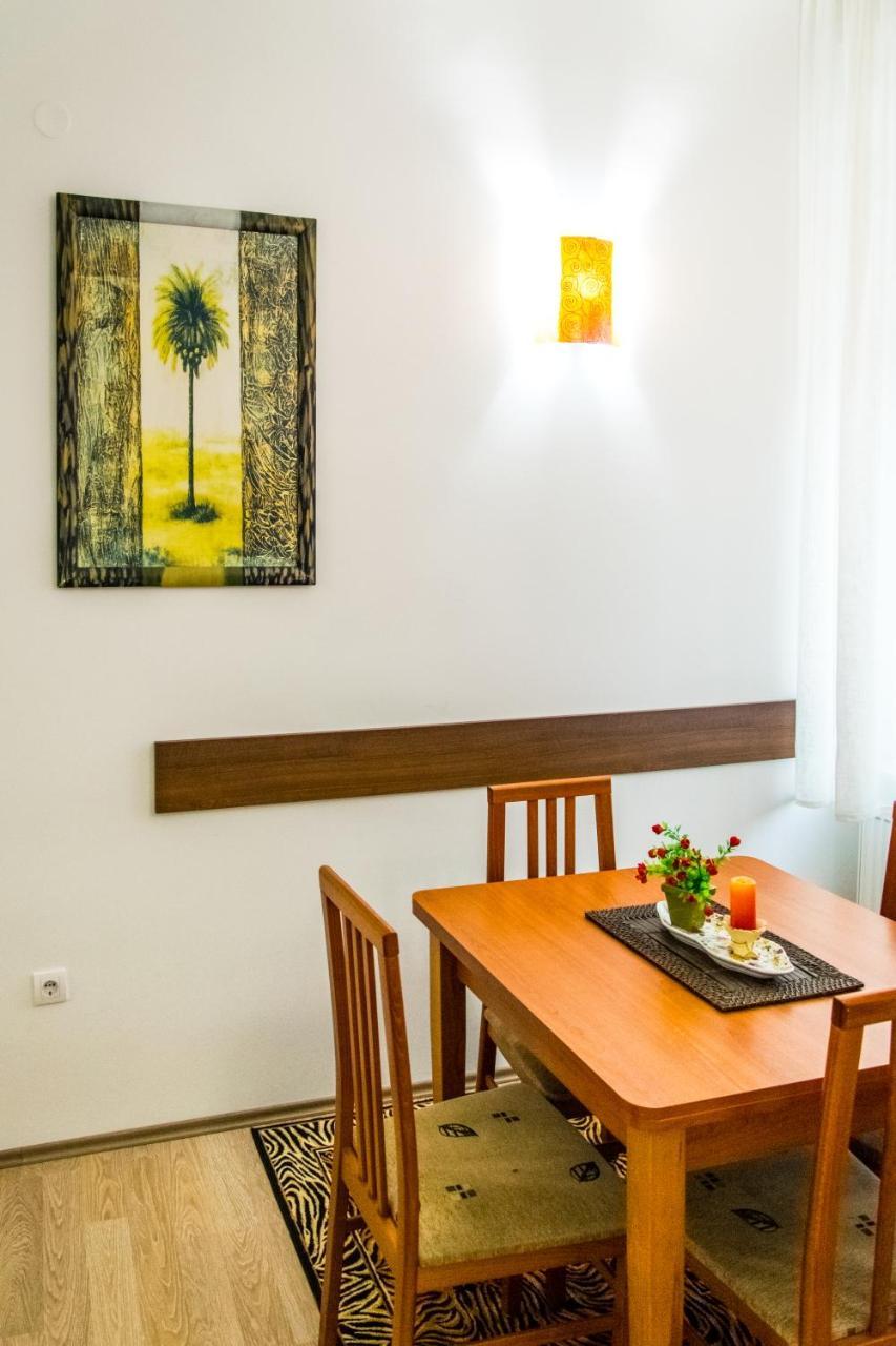 Prenociste Nikolas Grand Semendria Exterior foto