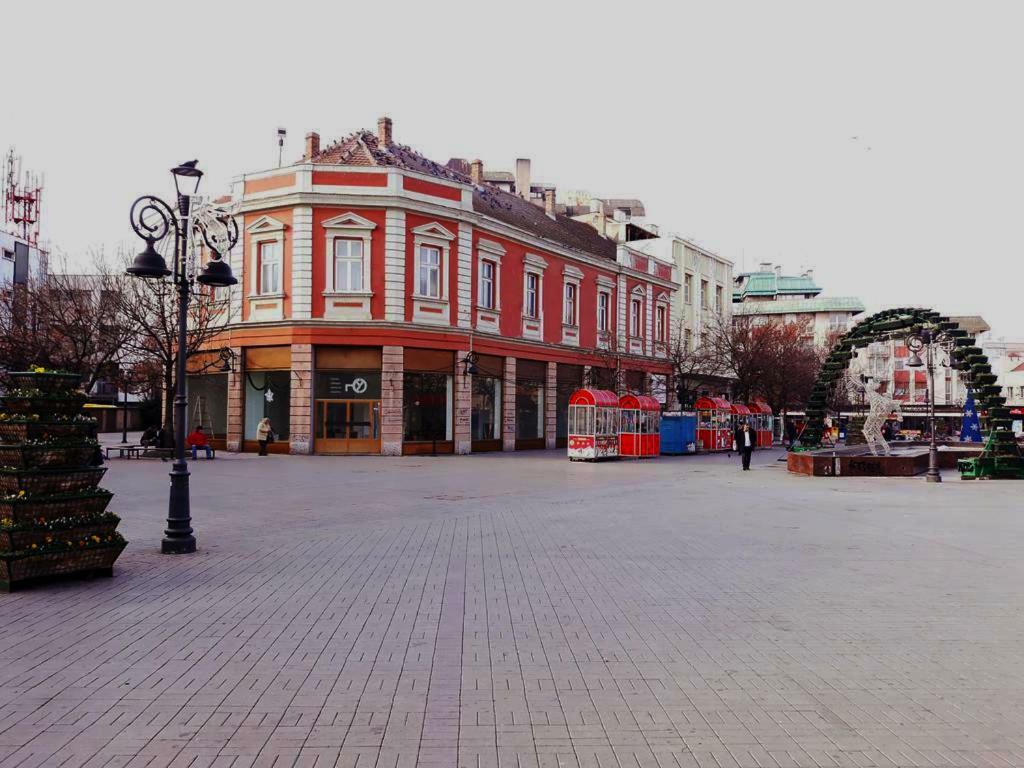 Prenociste Nikolas Grand Semendria Exterior foto