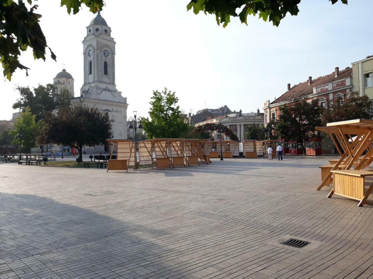 Prenociste Nikolas Grand Semendria Exterior foto